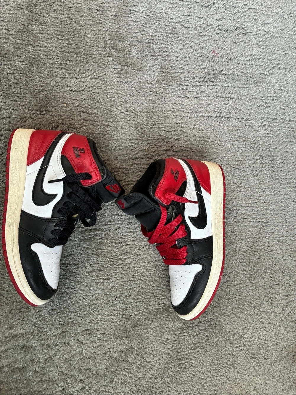 Nike Kids Two-Tone High-Top Sneakers in Black, White & Red Size 1Y